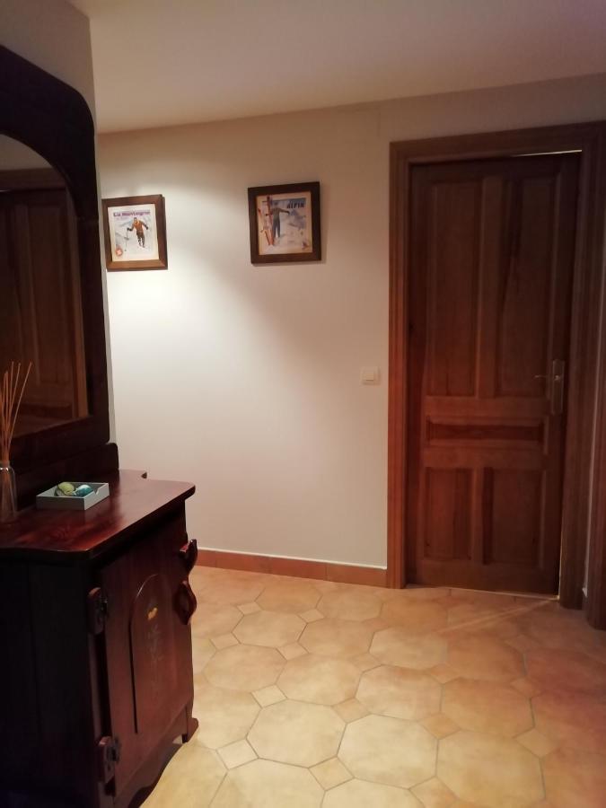 Apartamento Familiar Con Vistas Y Garage La Portiecha Apartment Sallent De Gallego Luaran gambar