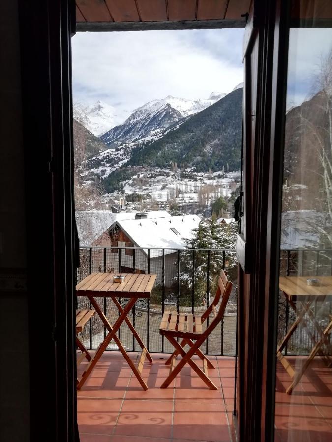 Apartamento Familiar Con Vistas Y Garage La Portiecha Apartment Sallent De Gallego Luaran gambar