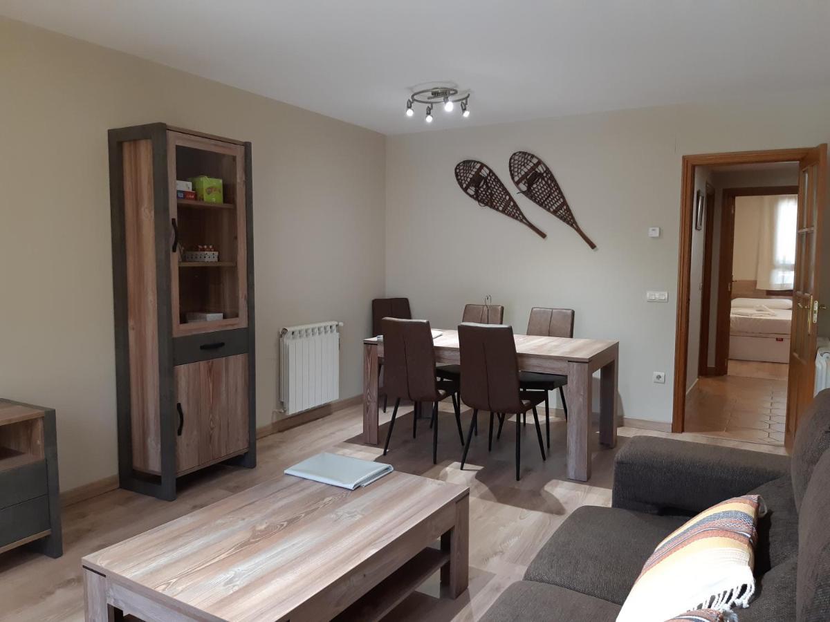 Apartamento Familiar Con Vistas Y Garage La Portiecha Apartment Sallent De Gallego Luaran gambar