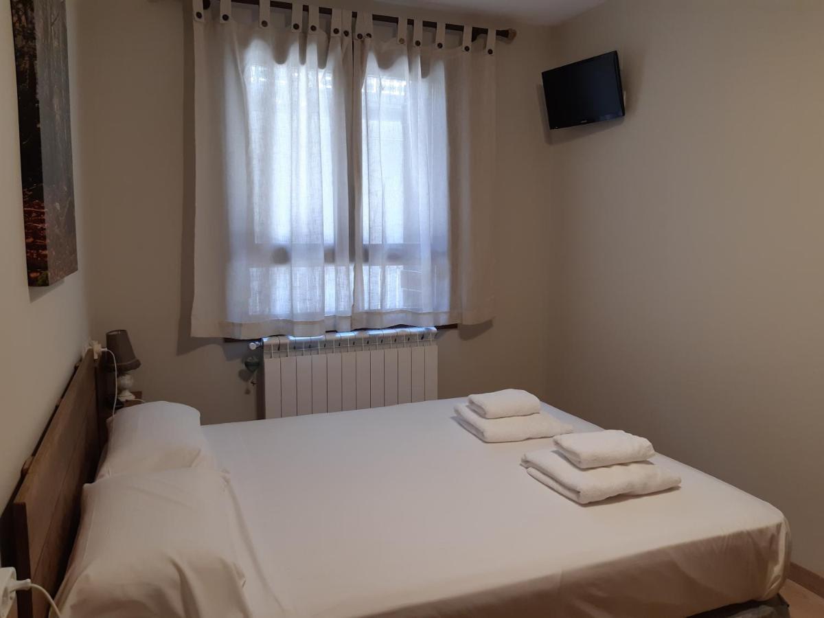 Apartamento Familiar Con Vistas Y Garage La Portiecha Apartment Sallent De Gallego Luaran gambar